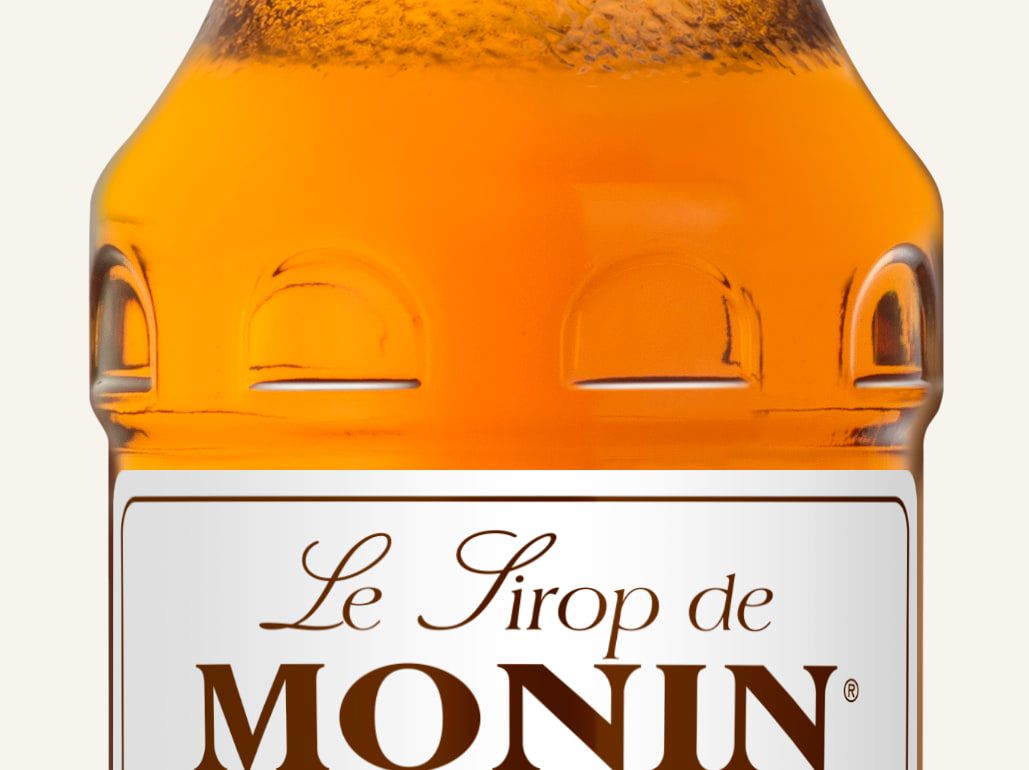 MONIN sirup Karamel slaný 0,25l — láhev barového sirupu