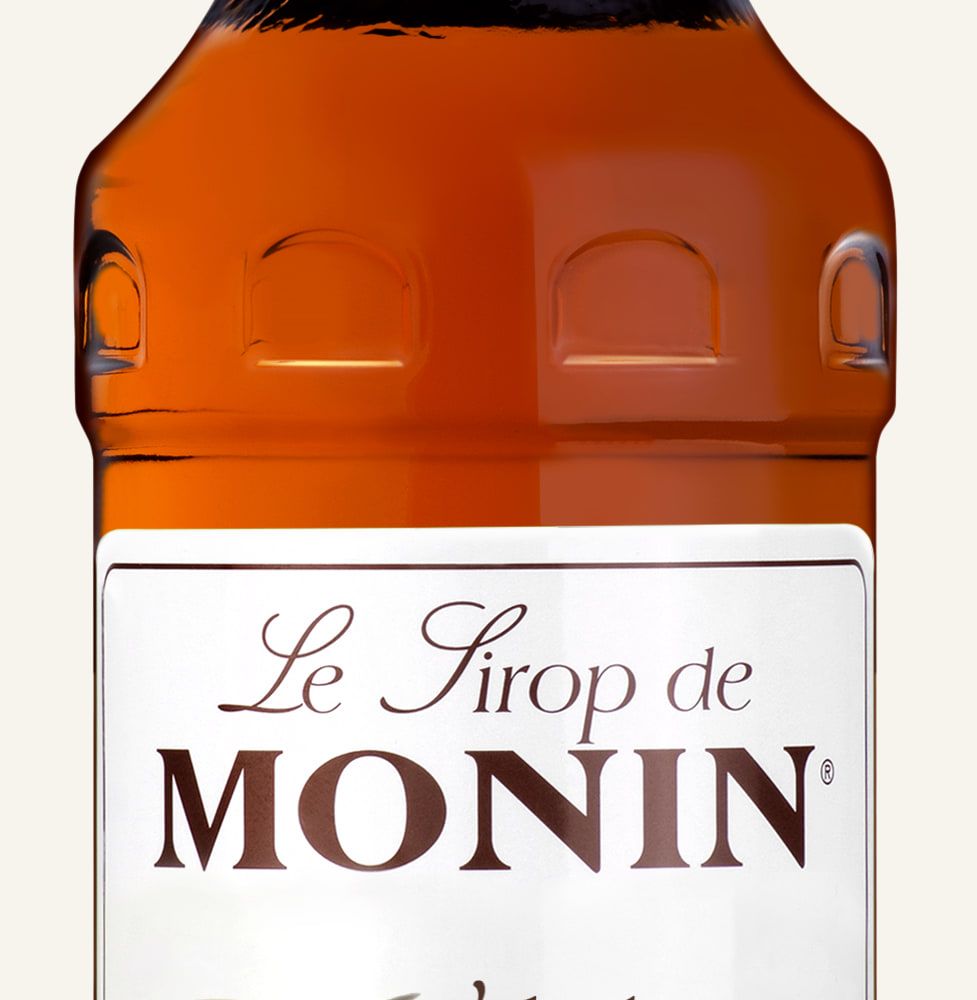 MONIN sirup Karamel slaný 0,7l — láhev barového sirupu